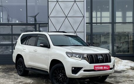 Toyota Land Cruiser Prado 150 рестайлинг 2, 2021 год, 6 499 000 рублей, 3 фотография