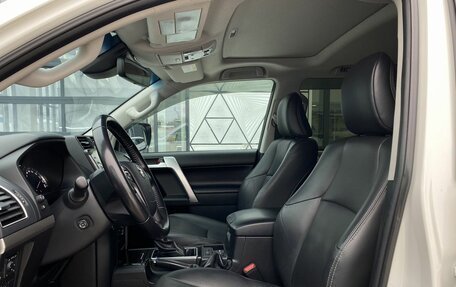 Toyota Land Cruiser Prado 150 рестайлинг 2, 2021 год, 6 499 000 рублей, 24 фотография