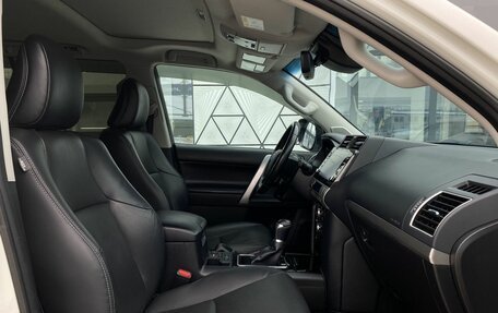 Toyota Land Cruiser Prado 150 рестайлинг 2, 2021 год, 6 499 000 рублей, 26 фотография