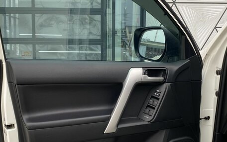 Toyota Land Cruiser Prado 150 рестайлинг 2, 2021 год, 6 499 000 рублей, 21 фотография