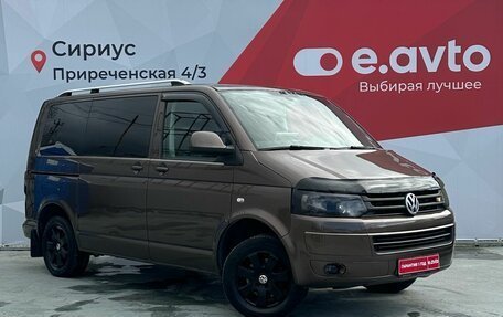 Volkswagen Caravelle T5, 2013 год, 2 300 000 рублей, 3 фотография