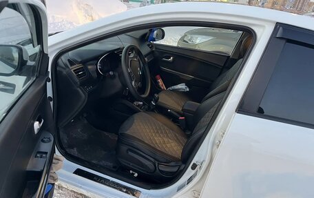 KIA Rio III рестайлинг, 2015 год, 900 000 рублей, 3 фотография