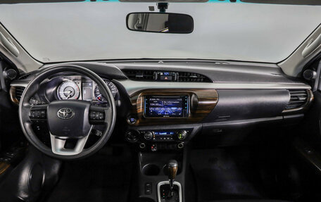 Toyota Hilux VIII, 2022 год, 4 099 000 рублей, 10 фотография