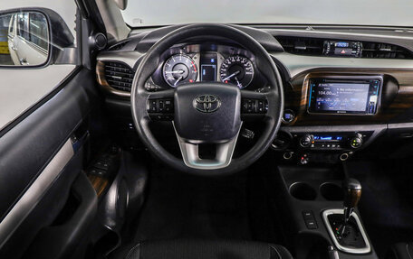 Toyota Hilux VIII, 2022 год, 4 099 000 рублей, 11 фотография