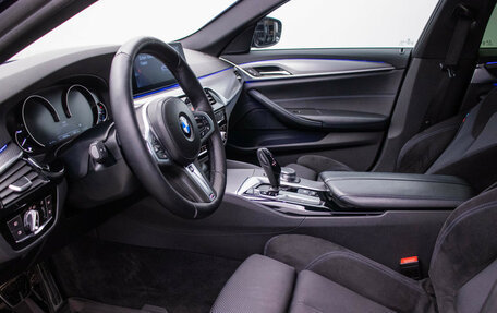 BMW 5 серия, 2018 год, 3 240 000 рублей, 10 фотография