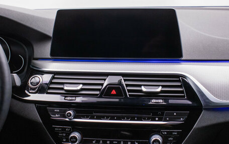 BMW 5 серия, 2018 год, 3 240 000 рублей, 14 фотография