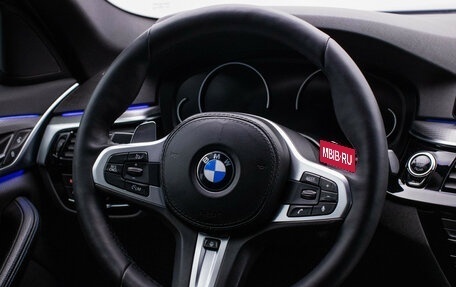 BMW 5 серия, 2018 год, 3 240 000 рублей, 15 фотография