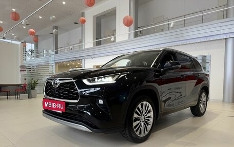 Toyota Highlander, 2025 год, 6 100 000 рублей, 3 фотография