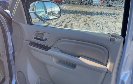 Cadillac Escalade III, 2011 год, 3 000 000 рублей, 2 фотография