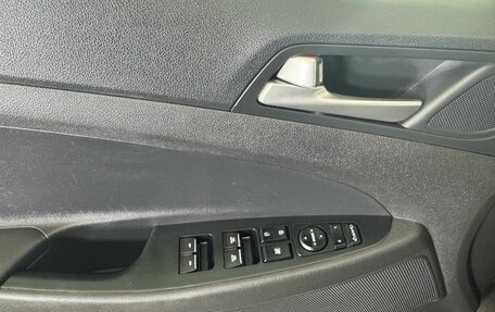 Hyundai Tucson III, 2019 год, 1 750 000 рублей, 11 фотография