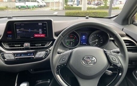 Toyota C-HR I рестайлинг, 2019 год, 1 900 000 рублей, 8 фотография