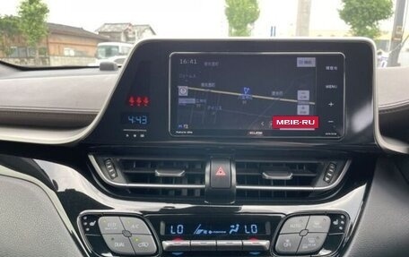 Toyota C-HR I рестайлинг, 2019 год, 1 900 000 рублей, 21 фотография