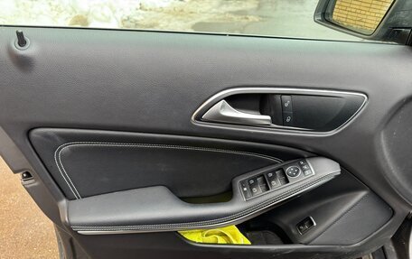 Mercedes-Benz GLA, 2019 год, 2 350 000 рублей, 14 фотография