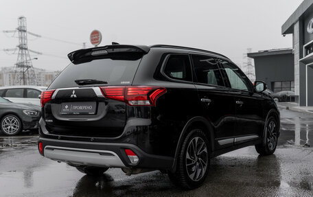 Mitsubishi Outlander III рестайлинг 3, 2021 год, 2 095 000 рублей, 5 фотография