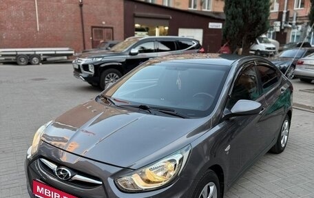 Hyundai Solaris II рестайлинг, 2012 год, 820 000 рублей, 1 фотография