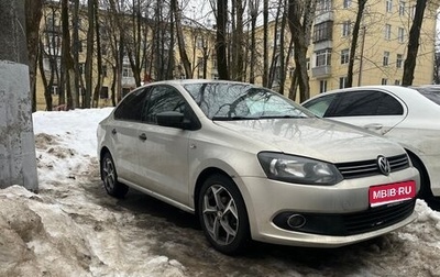 Volkswagen Polo VI (EU Market), 2012 год, 750 000 рублей, 1 фотография