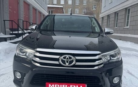 Toyota Hilux VIII, 2015 год, 3 100 000 рублей, 2 фотография