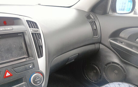 KIA cee'd I рестайлинг, 2010 год, 800 000 рублей, 20 фотография