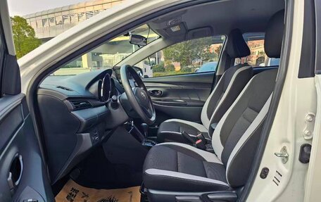 Toyota Yaris XP150 рестайлинг, 2021 год, 1 750 000 рублей, 5 фотография