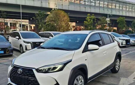 Toyota Yaris XP150 рестайлинг, 2021 год, 1 750 000 рублей, 2 фотография