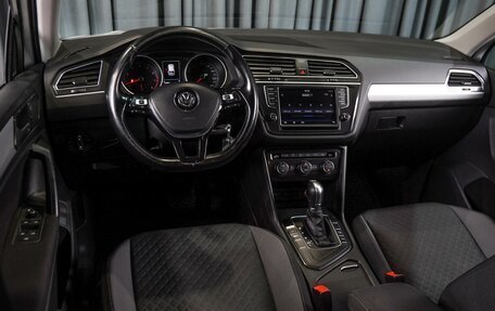 Volkswagen Tiguan II, 2017 год, 2 230 000 рублей, 6 фотография