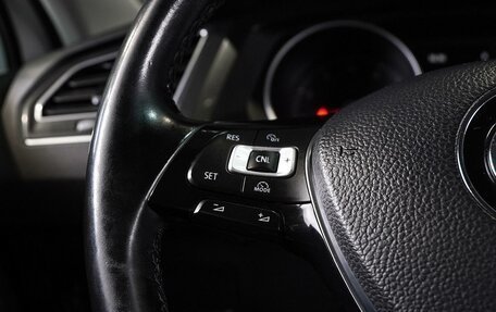 Volkswagen Tiguan II, 2017 год, 2 230 000 рублей, 16 фотография