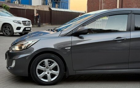 Hyundai Solaris II рестайлинг, 2012 год, 820 000 рублей, 3 фотография