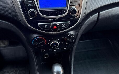 Hyundai Solaris II рестайлинг, 2012 год, 820 000 рублей, 5 фотография