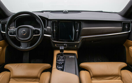 Volvo V90 Cross Country I рестайлинг, 2018 год, 3 500 000 рублей, 12 фотография