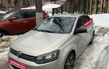 Volkswagen Polo VI (EU Market), 2012 год, 750 000 рублей, 2 фотография