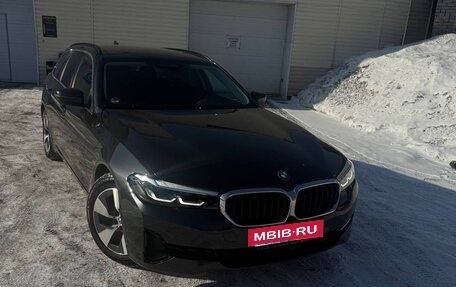 BMW 5 серия, 2020 год, 3 090 000 рублей, 2 фотография