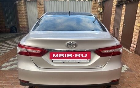 Toyota Camry, 2022 год, 3 500 000 рублей, 2 фотография