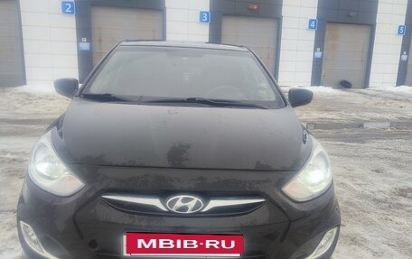 Hyundai Solaris II рестайлинг, 2011 год, 520 000 рублей, 4 фотография
