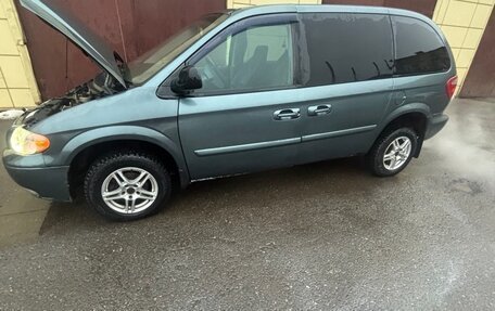 Chrysler Town & Country IV, 2005 год, 650 000 рублей, 1 фотография