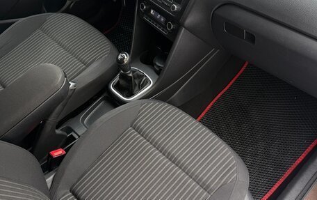 Volkswagen Polo VI (EU Market), 2015 год, 840 000 рублей, 21 фотография