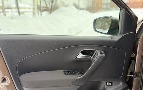 Volkswagen Polo VI (EU Market), 2015 год, 840 000 рублей, 24 фотография