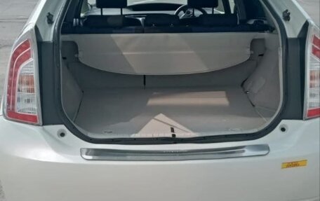 Toyota Prius, 2015 год, 1 495 000 рублей, 6 фотография