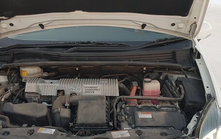 Toyota Prius, 2015 год, 1 495 000 рублей, 8 фотография