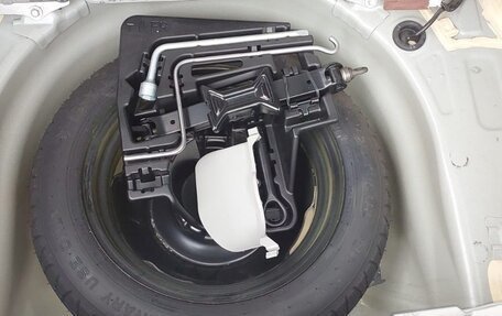 Toyota Prius, 2015 год, 1 495 000 рублей, 9 фотография