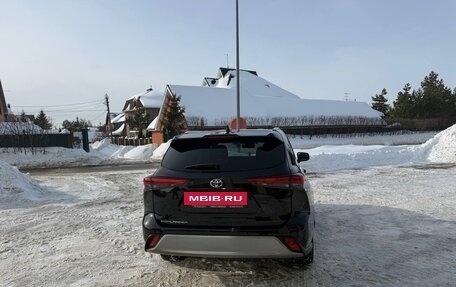 Toyota Highlander, 2023 год, 5 000 000 рублей, 4 фотография