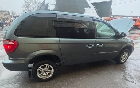 Chrysler Town & Country IV, 2005 год, 650 000 рублей, 2 фотография