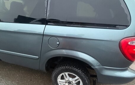 Chrysler Town & Country IV, 2005 год, 650 000 рублей, 7 фотография