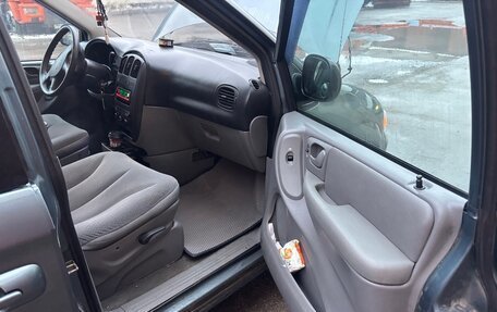 Chrysler Town & Country IV, 2005 год, 650 000 рублей, 9 фотография