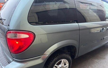 Chrysler Town & Country IV, 2005 год, 650 000 рублей, 11 фотография