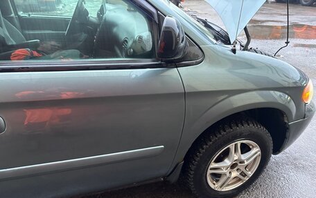 Chrysler Town & Country IV, 2005 год, 650 000 рублей, 10 фотография