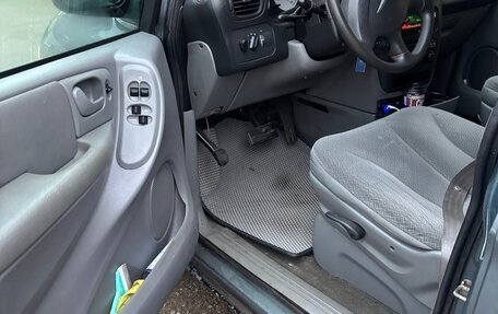 Chrysler Town & Country IV, 2005 год, 650 000 рублей, 15 фотография