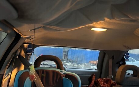 Chrysler Town & Country IV, 2005 год, 650 000 рублей, 14 фотография