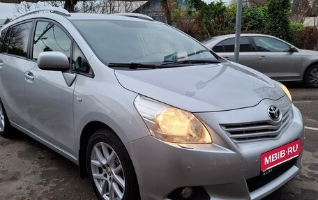 Toyota Verso I, 2012 год, 1 470 000 рублей, 2 фотография