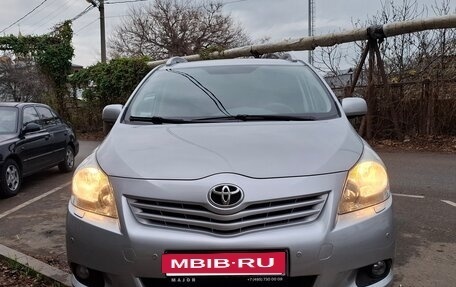 Toyota Verso I, 2012 год, 1 470 000 рублей, 4 фотография