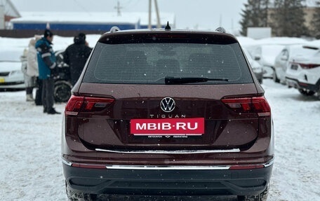 Volkswagen Tiguan II, 2021 год, 2 900 000 рублей, 6 фотография